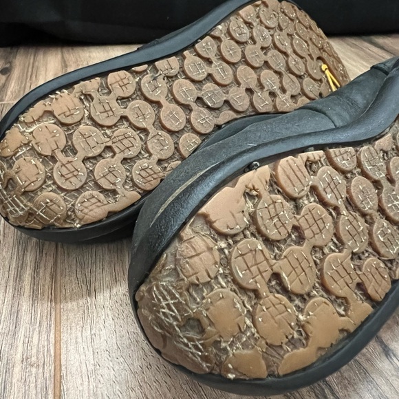 Women’s Keen Slip-On Shoes - Picture 8 of 9